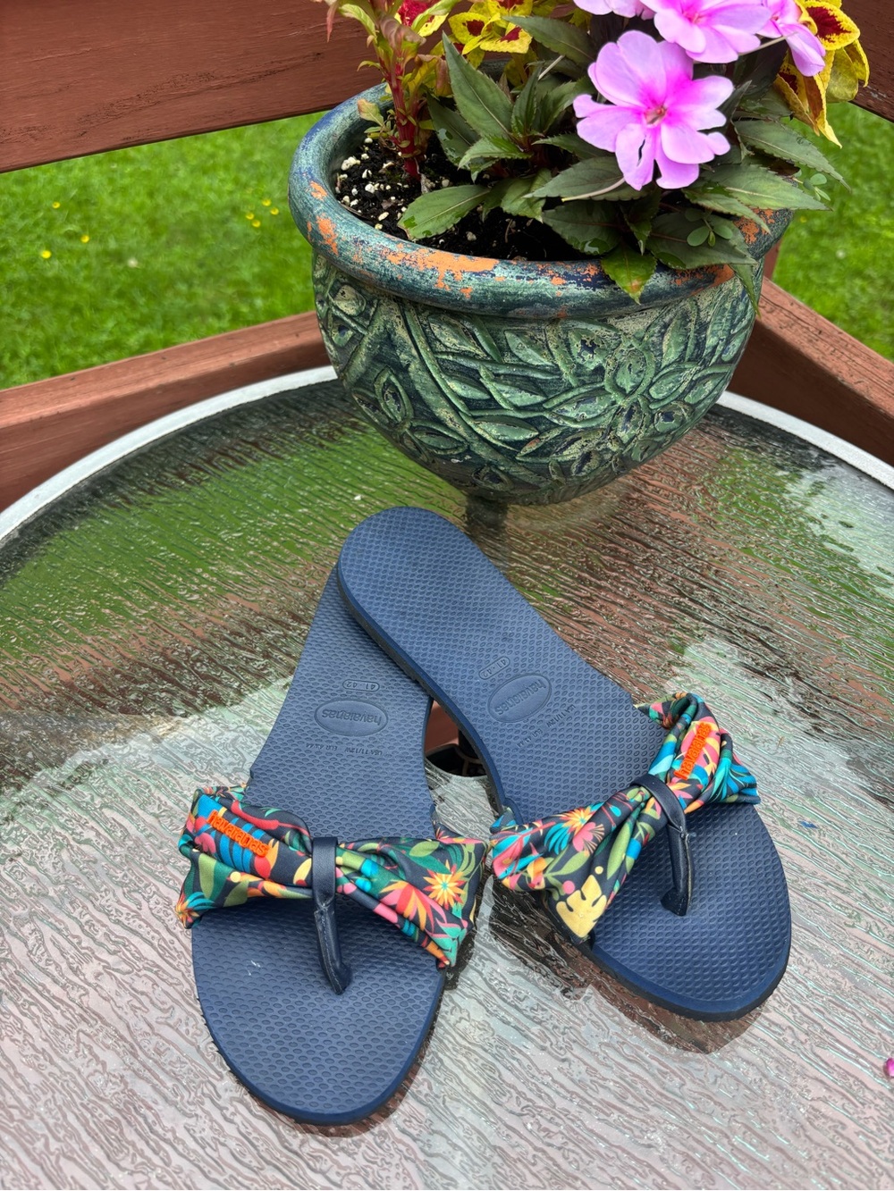 Havaianas Navy Flip Flops with Multicolor Tropical Knot Straps